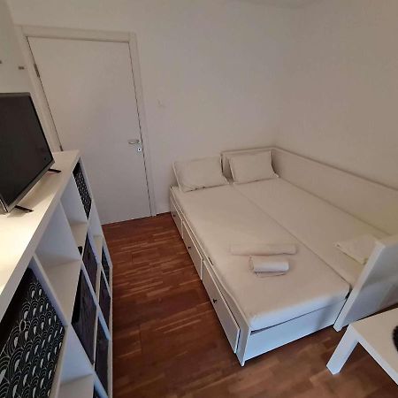 Apartmani Lovre I Zara Exteriör bild