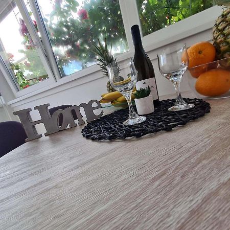Apartmani Lovre I Zara Exteriör bild