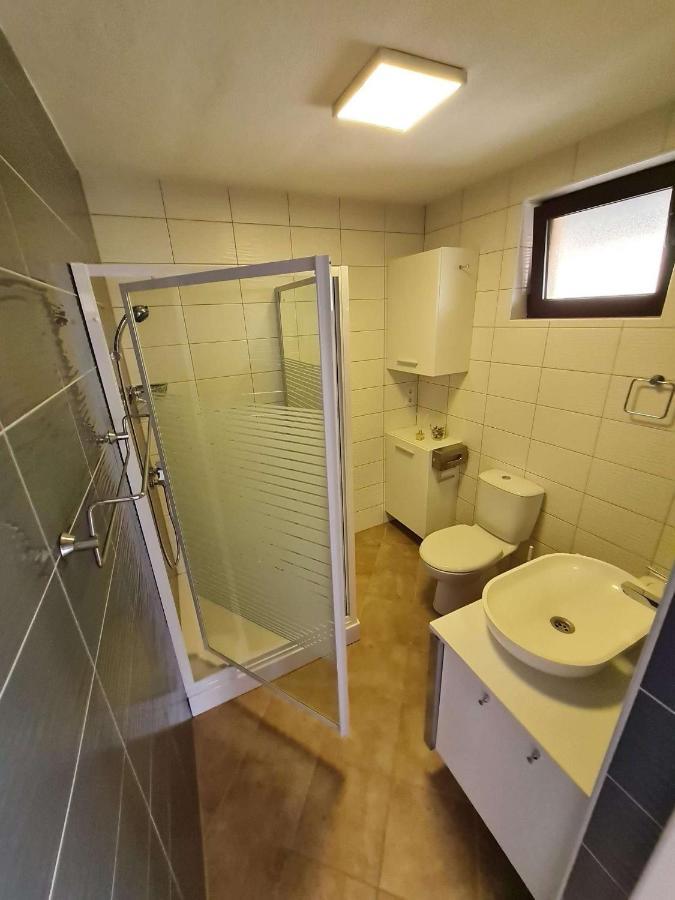 Apartmani Lovre I Zara Exteriör bild