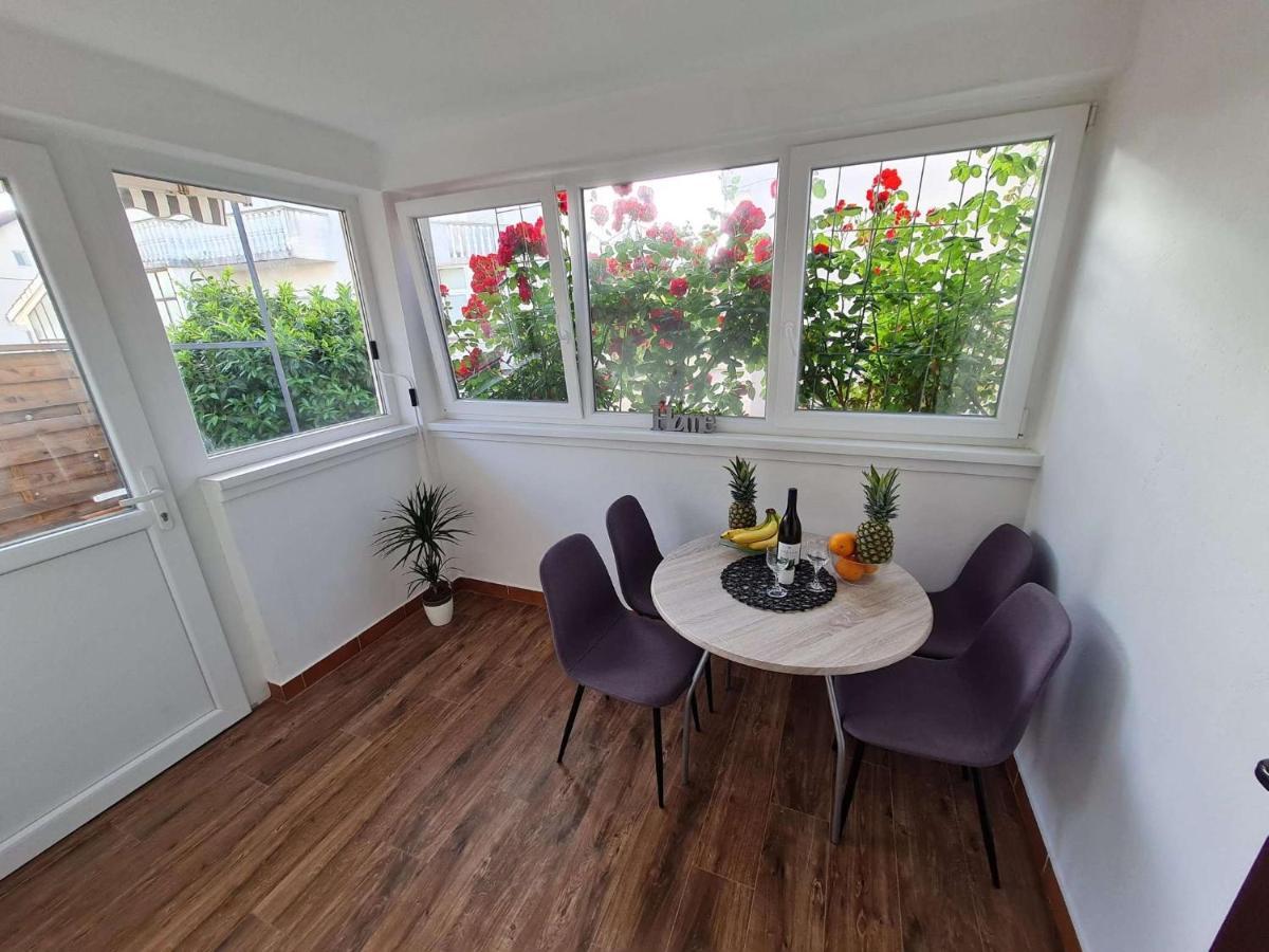 Apartmani Lovre I Zara Exteriör bild