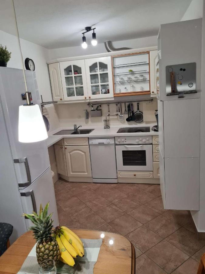 Apartmani Lovre I Zara Exteriör bild