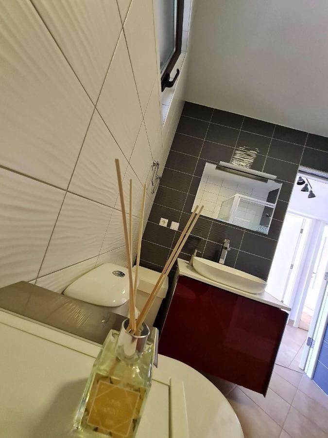 Apartmani Lovre I Zara Exteriör bild