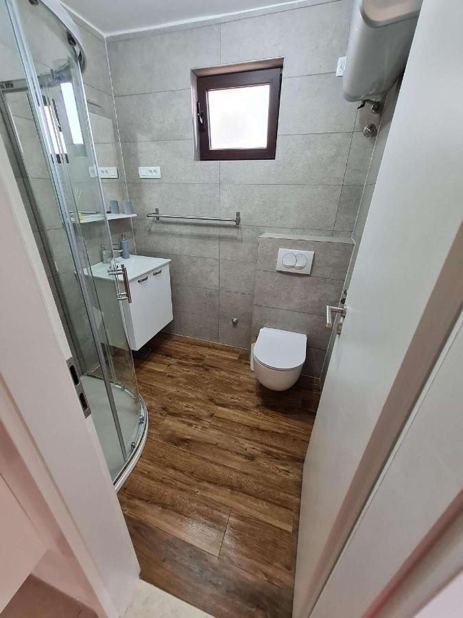Apartmani Lovre I Zara Exteriör bild