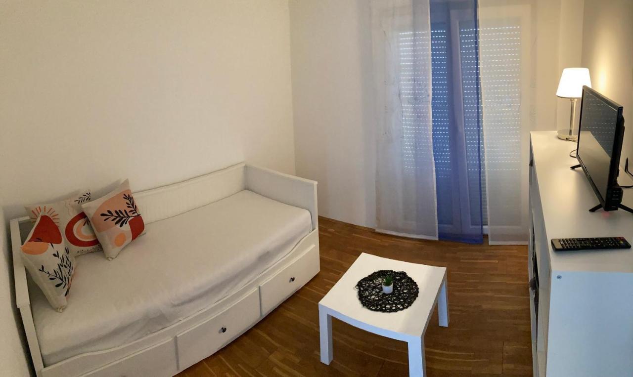 Apartmani Lovre I Zara Exteriör bild